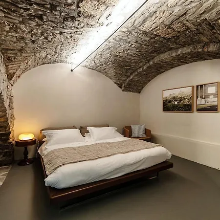 Casa Perlasca, 펜션 *