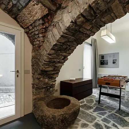 Casa Perlasca, *