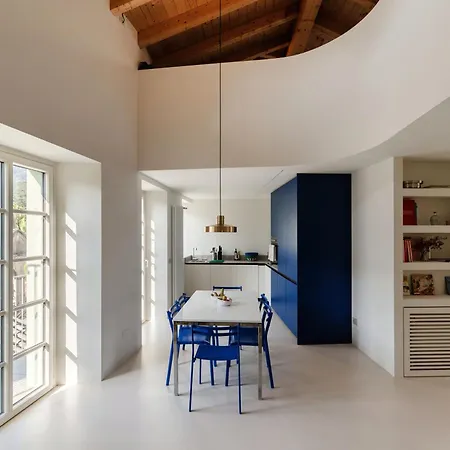 Casa Perlasca, * 토르노