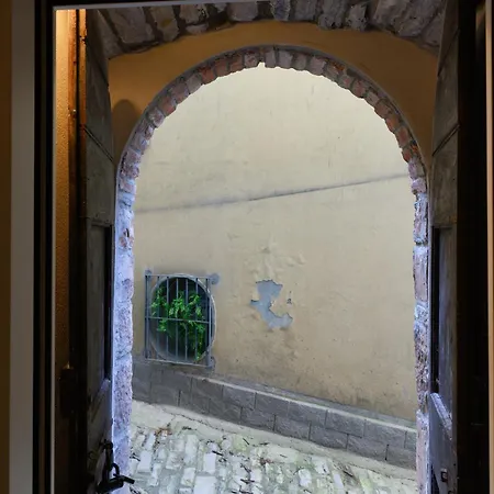 Casa Perlasca, 펜션 *